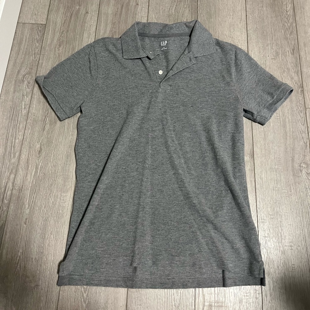 3/$20 GAP Men's Grey Polo Short Sleeved Button Collar T-Shirt Size Medium Size M